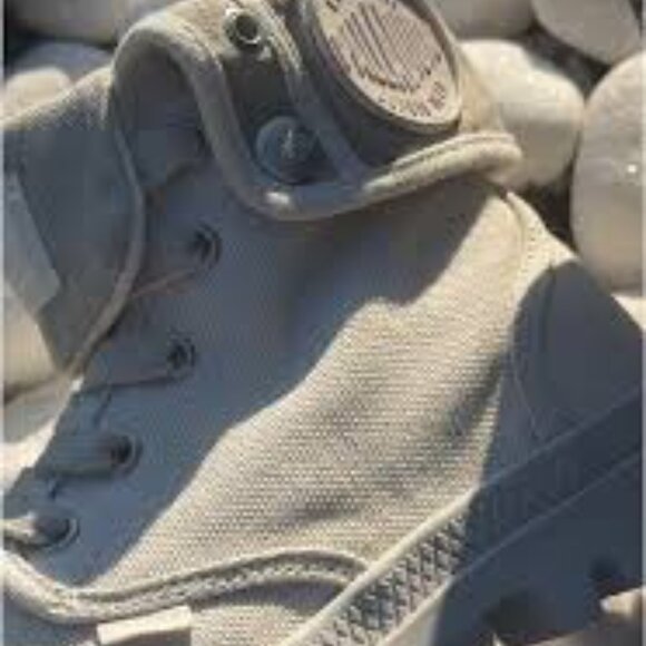 27- NIB- PALLADIUM WOMEN'S PAMPA HI - Picture 8 of 13